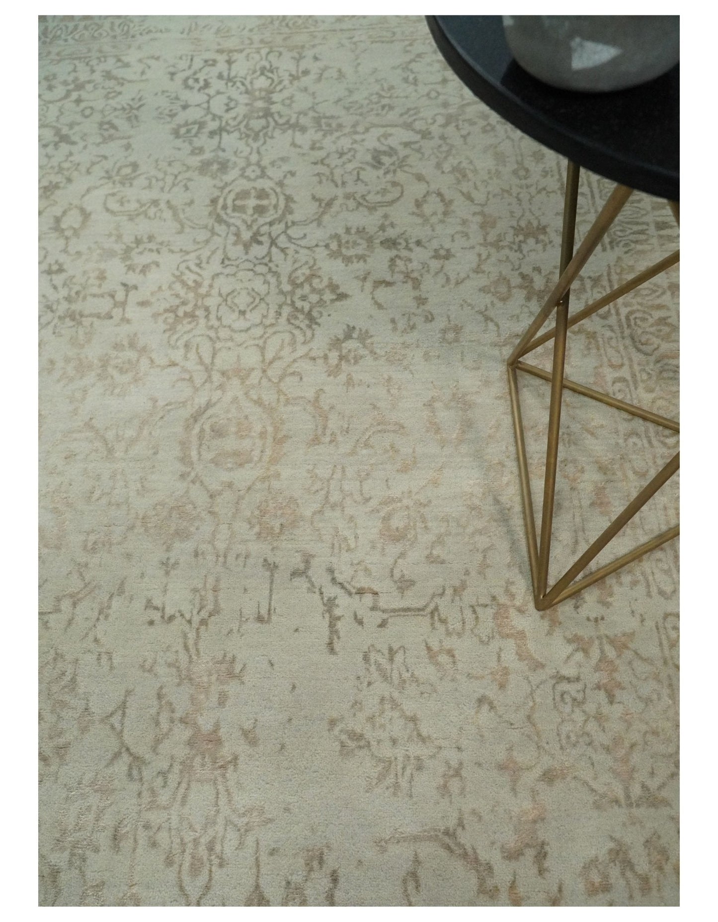 5x7 Fine Hand Knotted Beige and Brown Traditional Style Antique Wool and Silk Rug